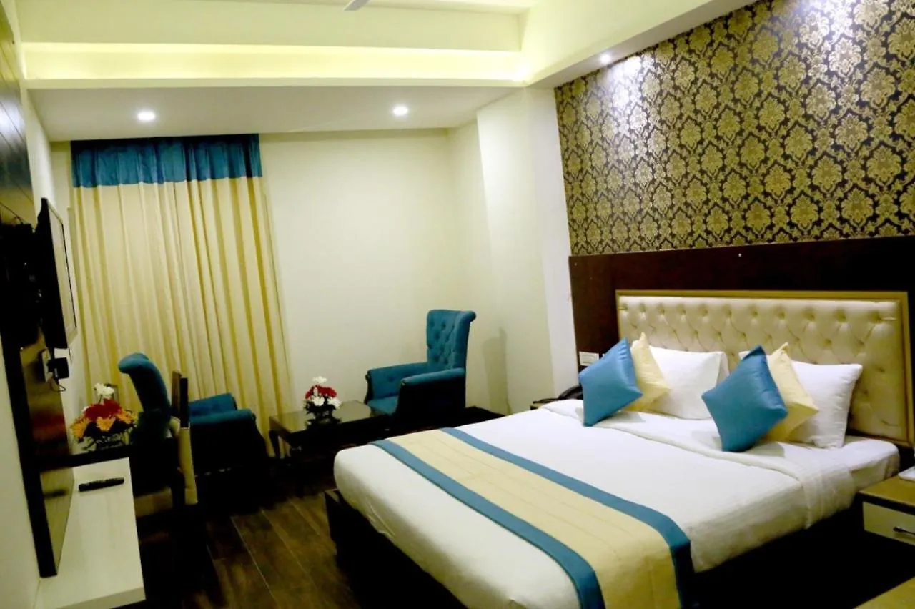 Hotel S C Residency Zirakpur 3*,