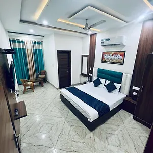 Hotel The Crown , Rated & Awarded In Chandigarh, & Tricity
